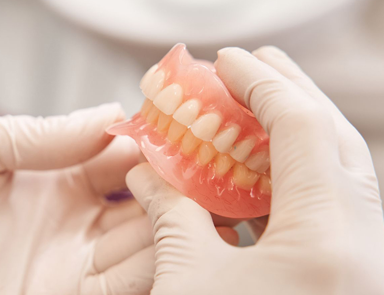 五反田の歯医者、ツツミ歯科クリニックの入れ歯治療