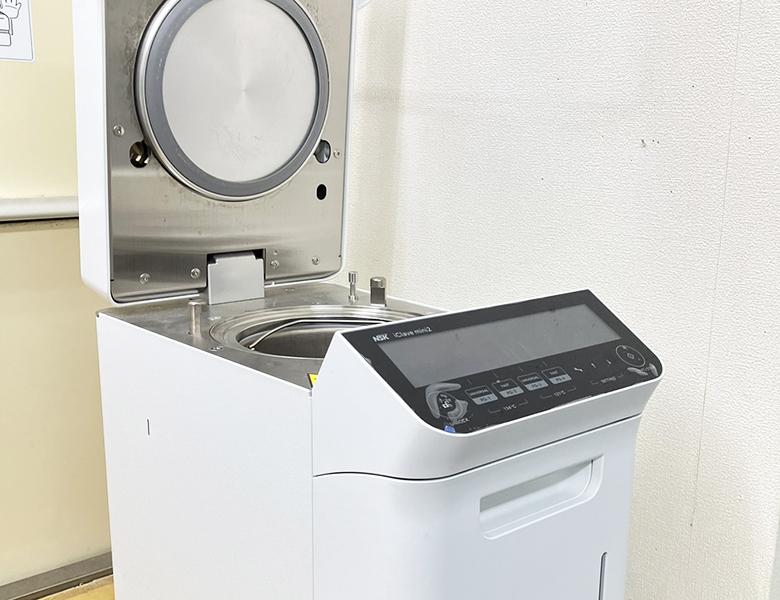 五反田の歯医者、ツツミ歯科クリニックの短時間型オートクレープ